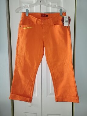 Apple Bottoms Orange Capri with Script Logo Size 8 Y2K Festive Vib